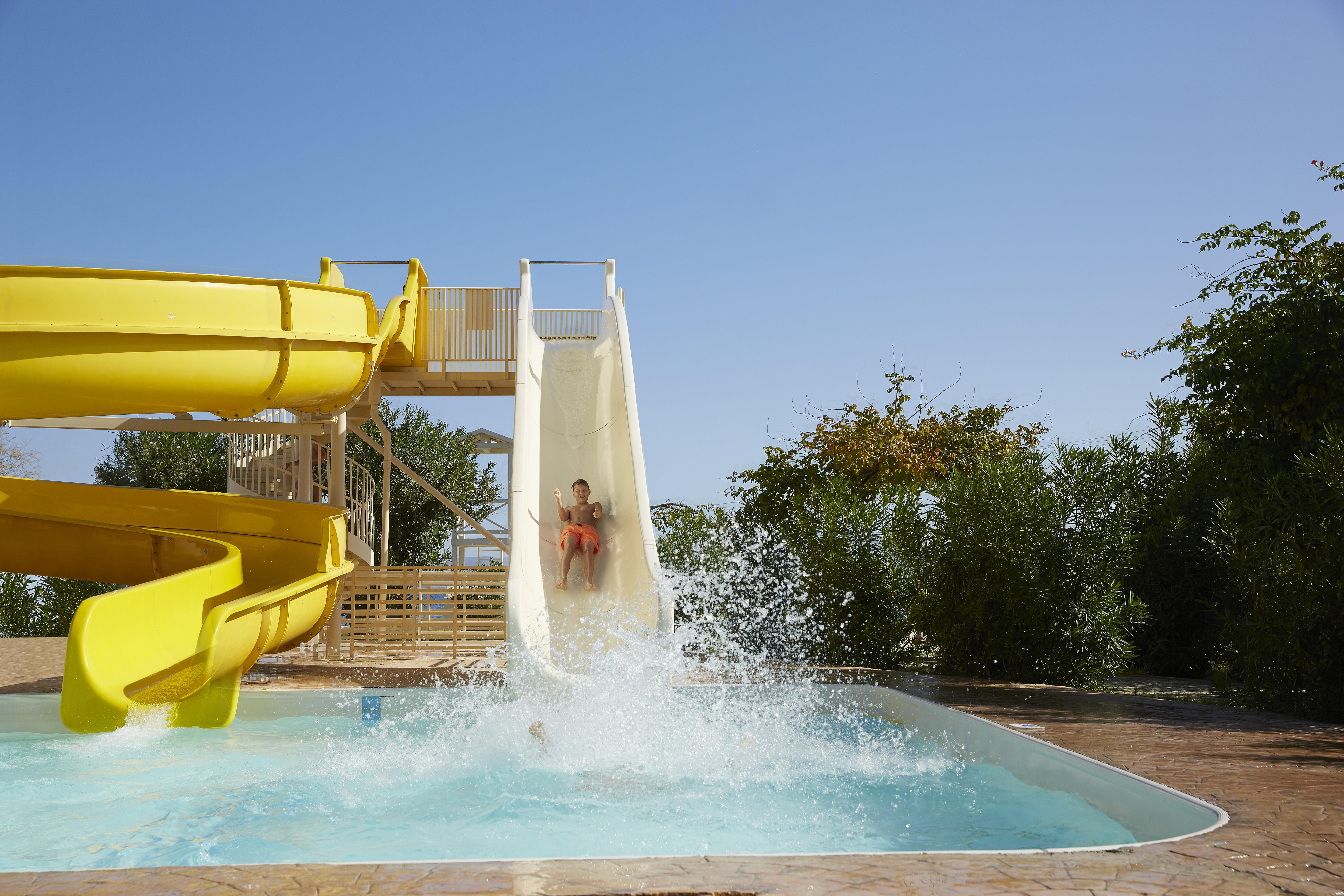 Capo Di Corfu Apart otel Kávos Dış mekan fotoğraf Water slide