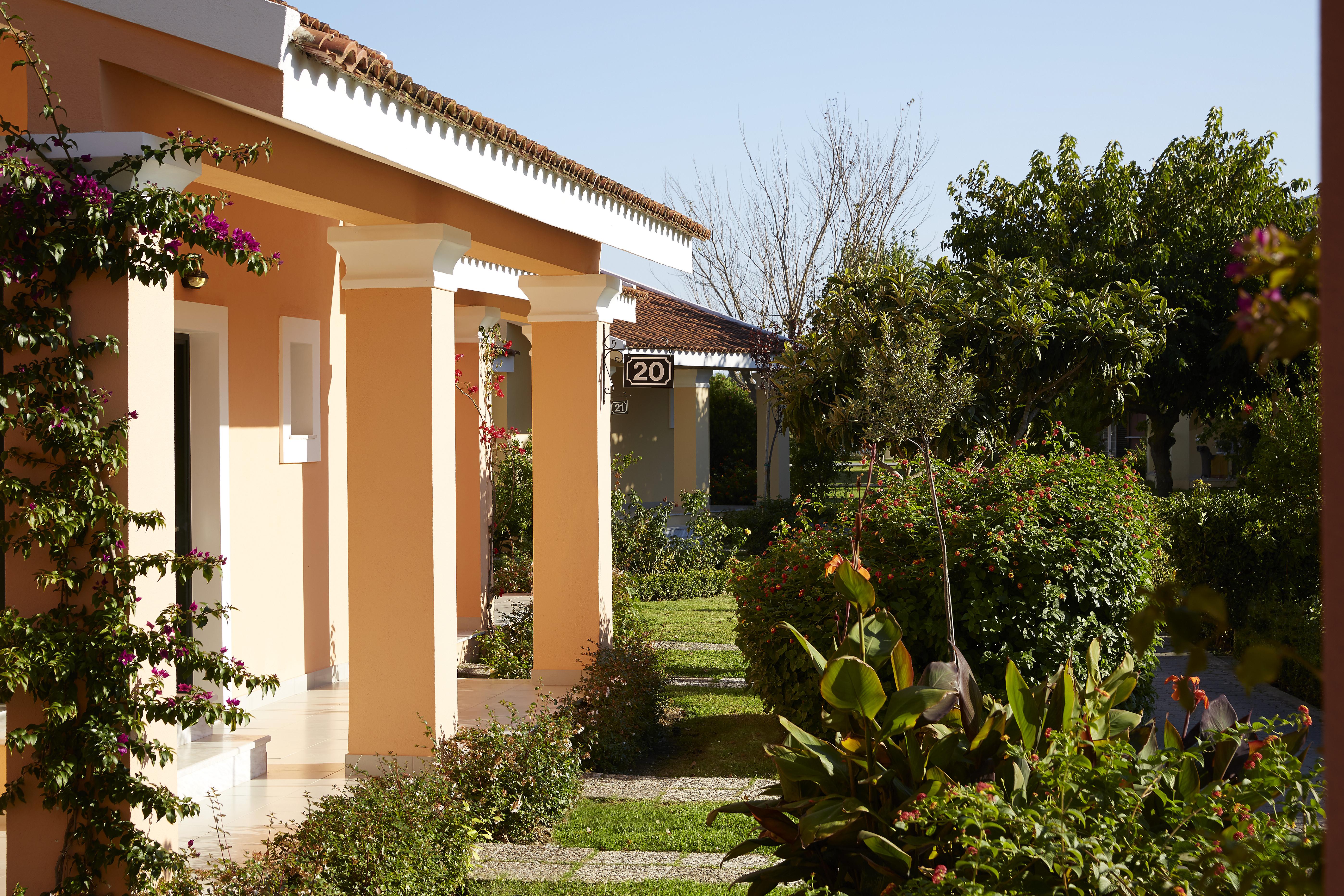 Capo Di Corfu Apart otel Kávos Dış mekan fotoğraf The residence of the Rector of the University of Patras