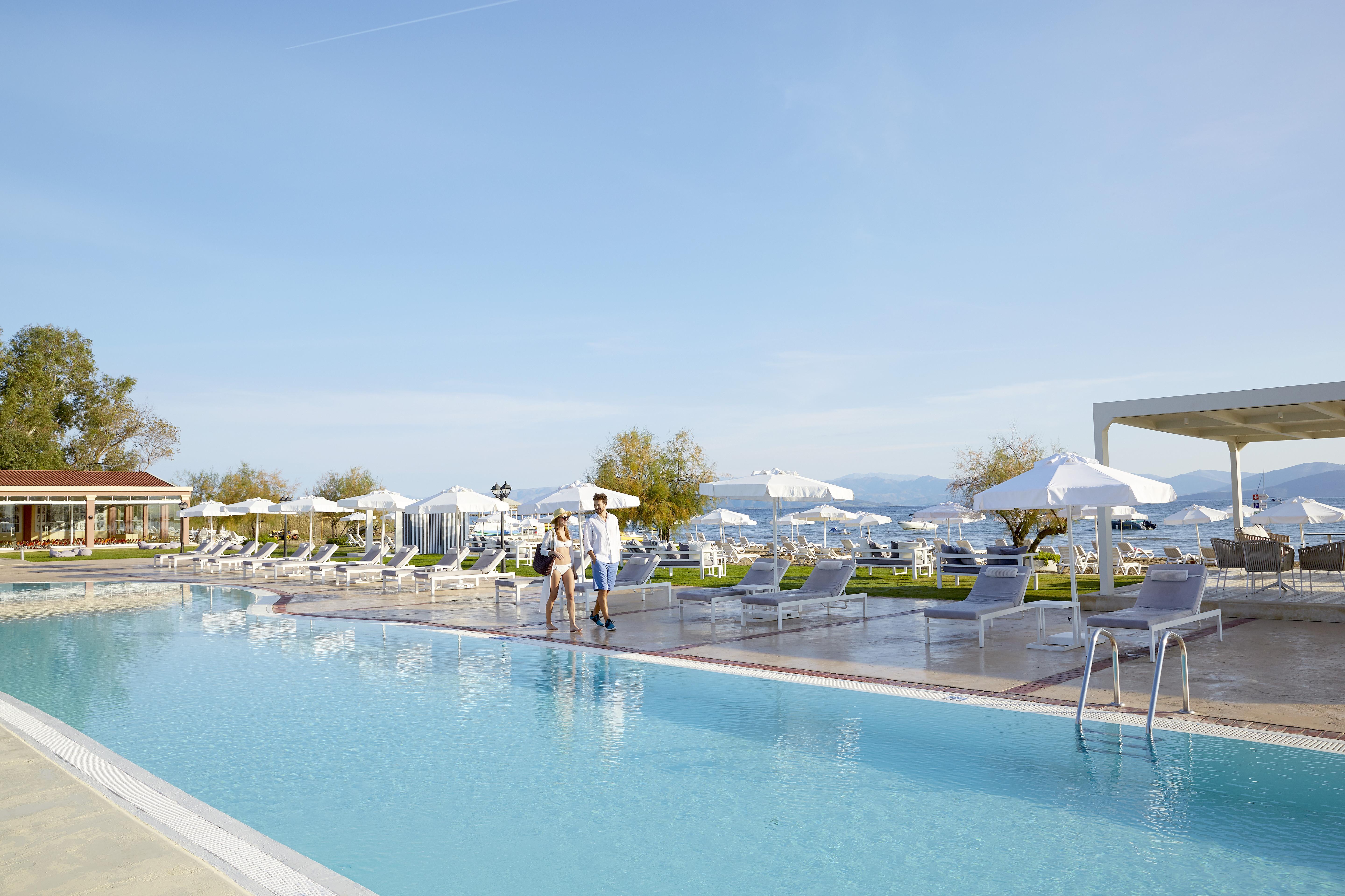 Capo Di Corfu Apart otel Kávos Dış mekan fotoğraf The swimming pool at the hotel